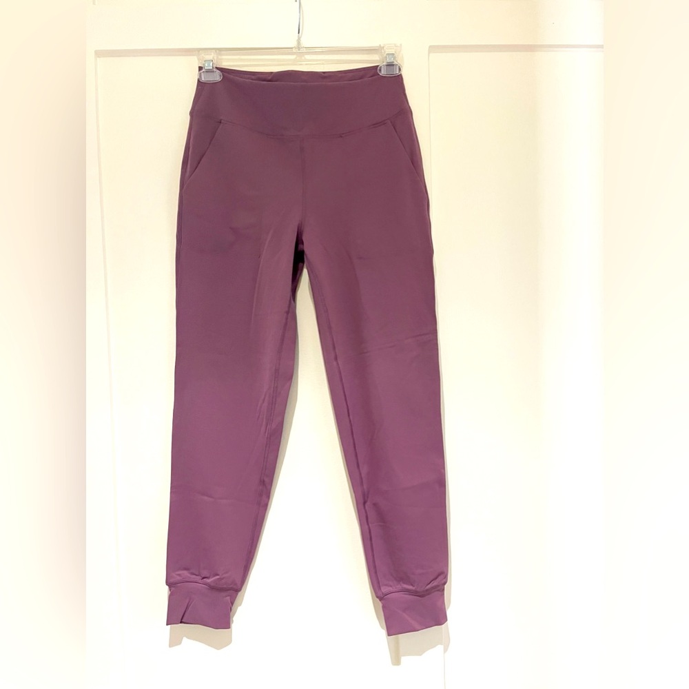 Savvy brand joggers size L, new